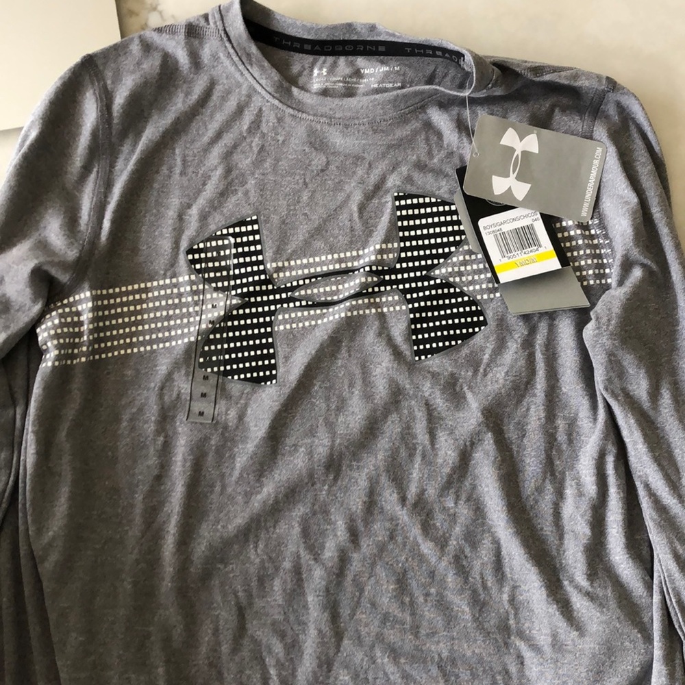 NWT Boys Underarmour LS performance shirt